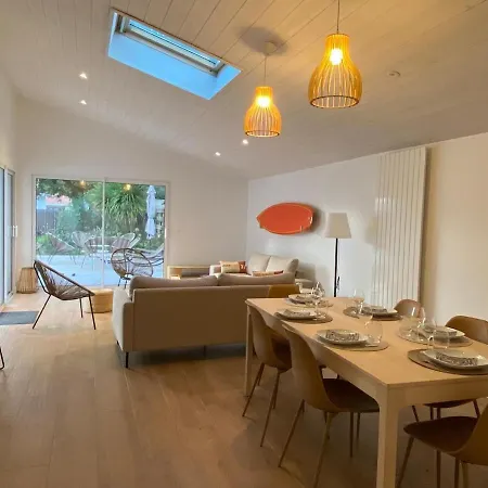Nais Villa *